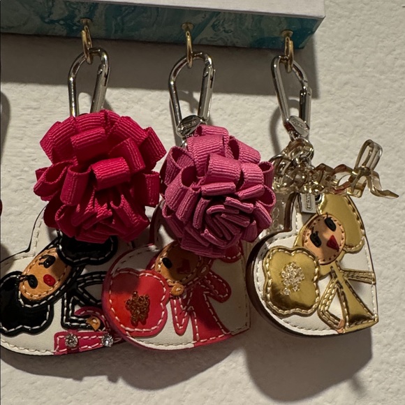 βΌοΈRARE!!!βΌοΈπ©·π€ππβ€οΈπ
Authentic Coach Keychains - Picture 5 of 5